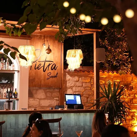 Pietra Social House *