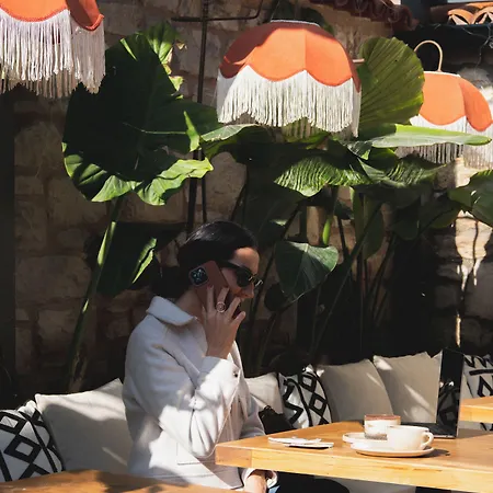 Pietra Social House Hotel *