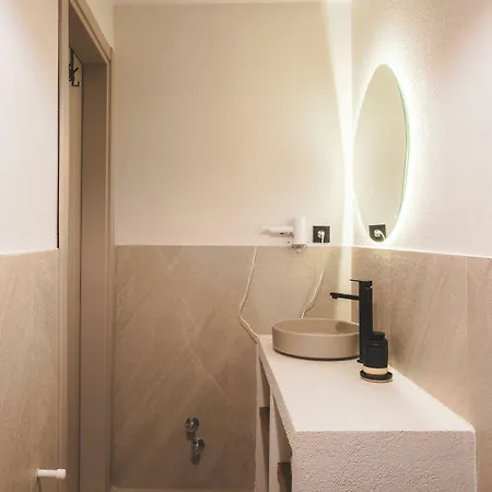 Pietra Social House Hotel *
