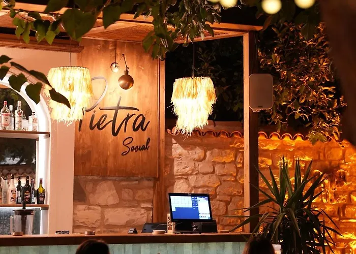 Pietra Social House *